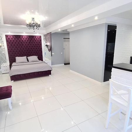 Apartaments On Prospekt Mira 35 Krivoy Rog Bagian luar foto