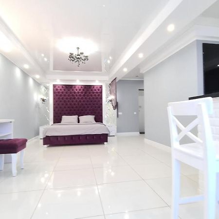 Apartaments On Prospekt Mira 35 Krivoy Rog Bagian luar foto