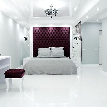 Apartaments On Prospekt Mira 35 Krivoy Rog Bagian luar foto