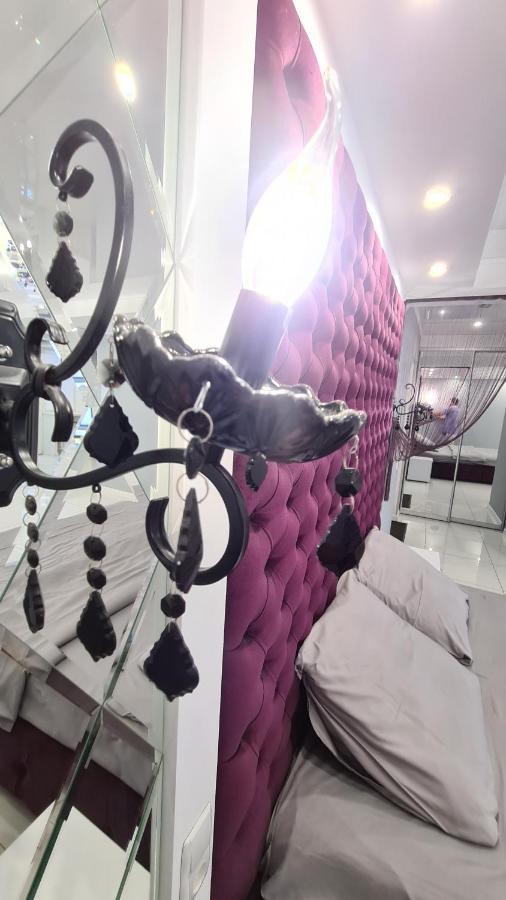 Apartaments On Prospekt Mira 35 Krivoy Rog Bagian luar foto