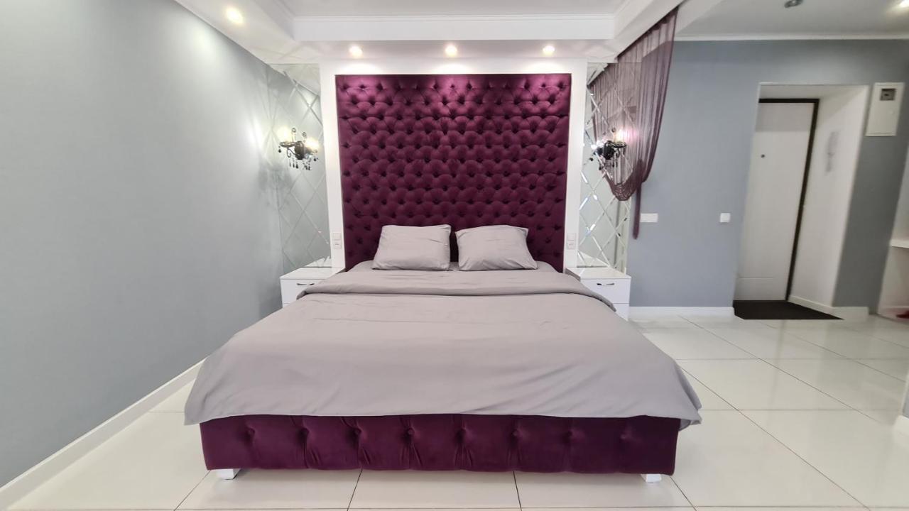 Apartaments On Prospekt Mira 35 Krivoy Rog Bagian luar foto