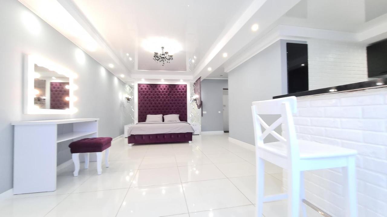 Apartaments On Prospekt Mira 35 Krivoy Rog Bagian luar foto