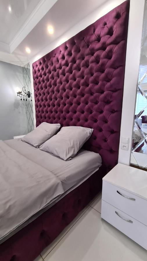 Apartaments On Prospekt Mira 35 Krivoy Rog Bagian luar foto