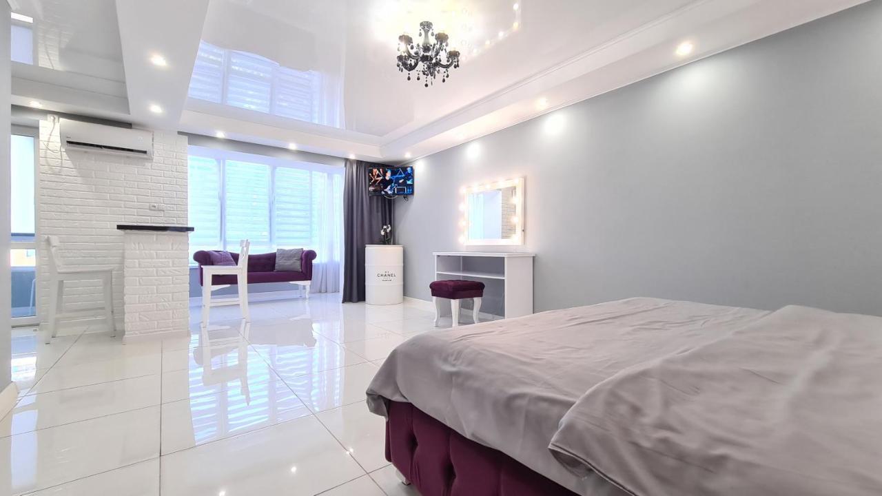 Apartaments On Prospekt Mira 35 Krivoy Rog Bagian luar foto